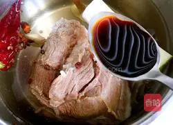 Illustration of how to make garlic plum pork meat 7