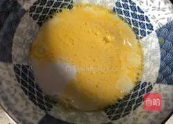 Illustration of how to make milk stewed eggs 2