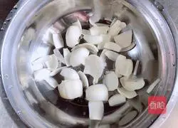 Illustration of how to make Lily Barley and Mung Bean Drink 4