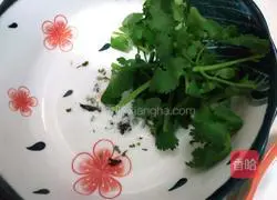 Illustration of how to make fresh meat wontons 5