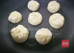 Illustration of how to make fried bamboo shoot buns 12