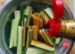 Illustration of home-made pickled cucumbers 6