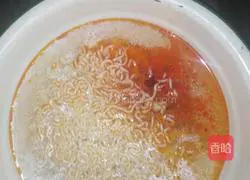 Illustration of how to make hot and sour noodles 1