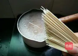 Illustration of how to make tomato, egg and minced meat noodles 6