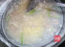 Illustration of how to make yam and minced meat soup 4