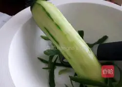 Illustration of Japanese style cucumber mixing 2