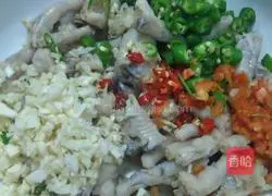 Illustration of how to make spicy and sour lemon chicken feet 5