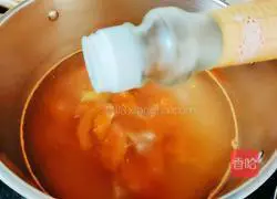 Illustration of how to make pig skin tomato soup 12