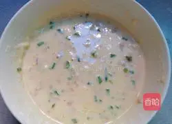 Illustration of how to make ham sausage, egg and scallion pancake 10