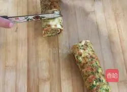 Illustration of how to make multi-element egg rolls 8