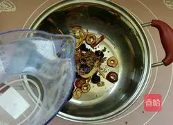 Illustration of how to make sour plum soup 4