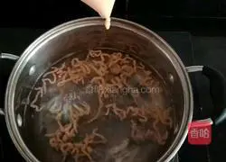 Illustration of how to make bell pepper and pork noodles (baby food supplement) 11