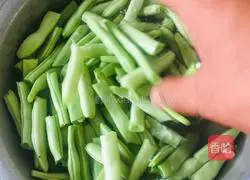 Illustration of Braised Noodles 2