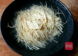 Illustration of how to make boiled dried shreds 9