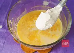  Illustration of how to make orange milk pancakes (little bear head shape) 6