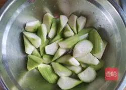 Clam and Luffa Soup Recipe Illustration 5