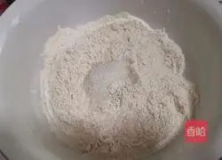 Illustration of how to make Swiss roll steamed buns 1