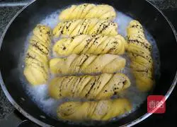 Recipe for fried salt, pepper and black sesame pumpkin rolls Illustration 18