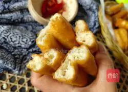 Illustration of how to make fried dough sticks 10