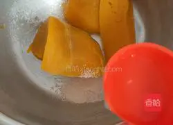 Illustration of how to make pumpkin steamed buns 4