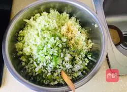 Illustration of how to make big meaty zucchini buns 5