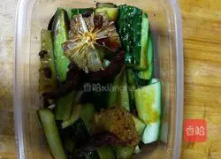 Illustration of how to make pickled cucumbers and pickles 13