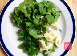 Tomato Enoki Mushroom Soup Recipe Illustration 2