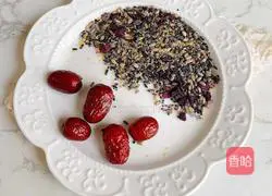 Illustration of how to make red date cereal rice paste 1