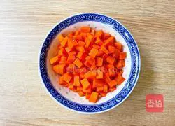 Illustration of how to make diced ham with colorful vegetables 4