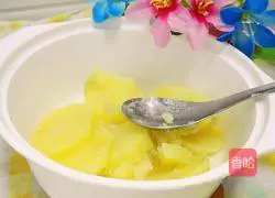 Illustration of how to make potato milk pancakes 7