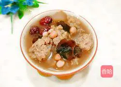 Recipe for fungus, red dates, peanuts and beef tendon soup 16