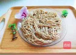 Illustration of how to make Zhangjiakou's special delicacy oatmeal noodles 17