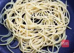 Illustration of French Pan-fried Longli Fish Pasta 2