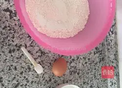 Illustration of how to make hand-rolled kidney bean noodles 1