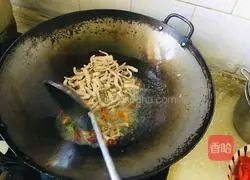 Illustration of how to make steamed noodles with lean meat and plum beans 8