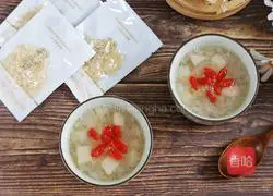 Illustration of Tremella and Snow Pear Soup 11