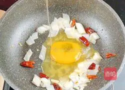 Illustration of how to make Hong Kong style Cart Noodles 4