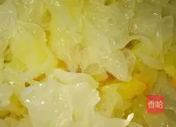 Illustration of how to mix snow peas with ears 2