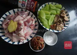 Illustration of how to make lettuce, mushroom and hoof soup 1