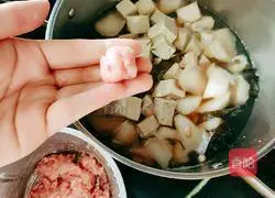 Illustration of how to make kelp, tofu and white radish meatball soup 16