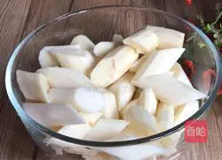 Yam Pork Belly and Big Bone Soup Recipe Illustration 10