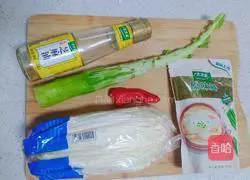 Enoki mushrooms mixed with lettuce Illustration of how to make lettuce 1