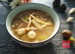 Illustration of how to make baby cabbage, seafood and mushroom meatball soup 15