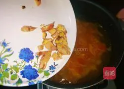 Tomato and egg drop soup recipe 9