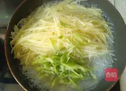 Potato shredded pocket cake Practice illustration 10