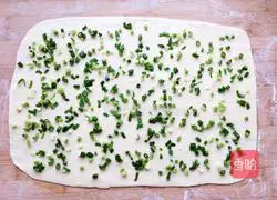 Illustration of how to make chive flower rolls 8