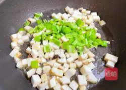 Illustration of how to make stir-fried diced chicken with king oyster mushrooms 8