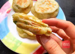 Illustration of how to make green onion cake 7