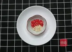 Illustration of how to make spicy chicken legs 4