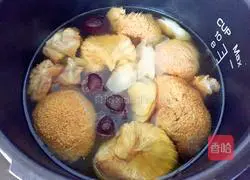 Hericium mushroom and pork ribs soup recipe 8